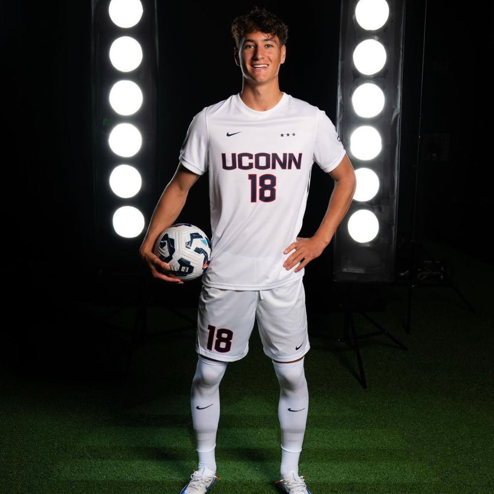 Charlie Holmes | #18